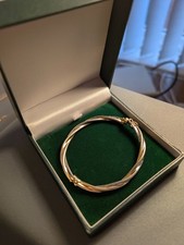 9ct 375 Yellow & White Gold Twist Hinged Bangle/Bracelet 7 grams.