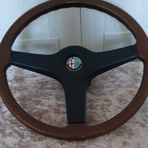 Momo alfa romeo wooden rimmed - alfa,