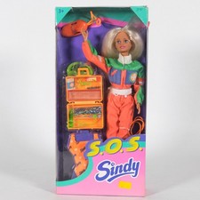 Boxed 1995 Hasbro Sindy doll -