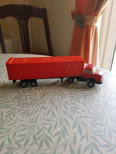 Royal mail corgi toy - mail, truck