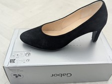 Gabor black suede heels court