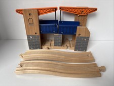 Wooden Railway Lifting Draw