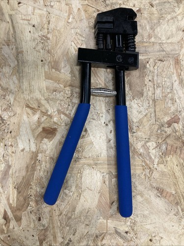 Hole punch tool joggler - hole, panel