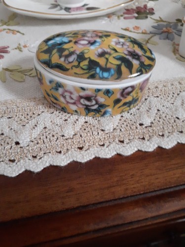 Trinket box fine porcelain - porcelain,