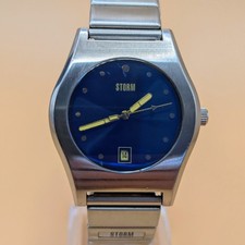 Storm Vylenet mens quartz