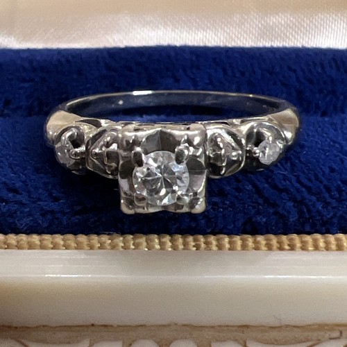 Antique 14k white gold - white, natural