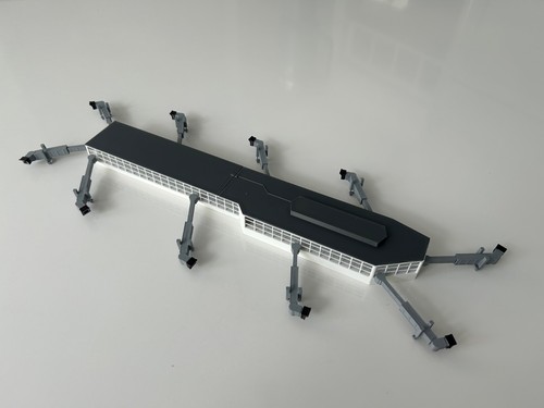 1:400 scale model airport