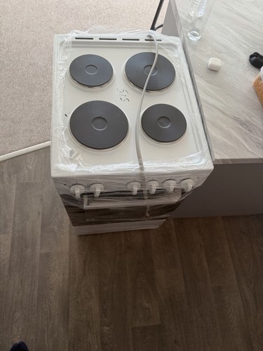 Gas cooker and oven electric - gas,