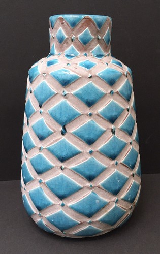 Decorative design vase