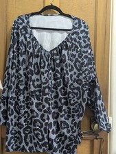 Women's Top New 5xl 26/28 Long Line Black/Grey Animal Print