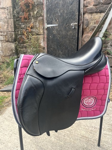 Black country saddle - black,