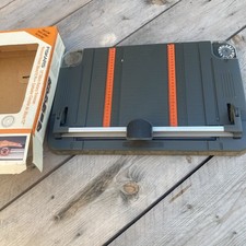 Fiskars 12" Rotary Trimmer 12"/30cm Boxed Crafting Paper/Card Cutting + 4 Blades