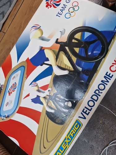 Scalextric velodrome team - scalextric,