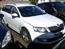 skoda octavia estate 2015 1.6 tdi front subframe breaking/spares/parts