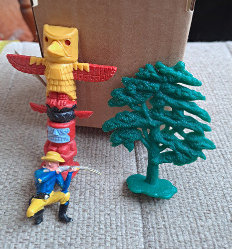 Vintage timpo toys totem pole - toys,