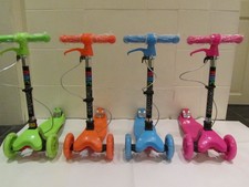 New Three Wheel Scooter with Light Up Wheel & Foldable (Blue or Green)