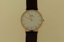 Gents gold plated Daniel Wellington wristwatch quartz Working