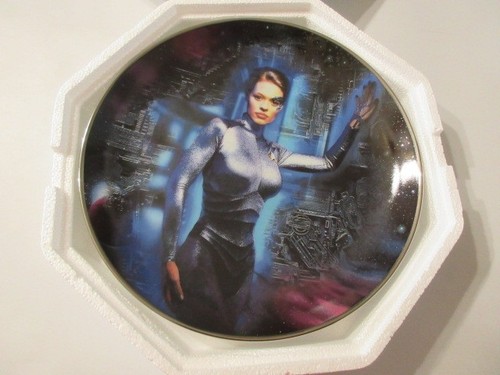 Franklin mint plate women of - -,