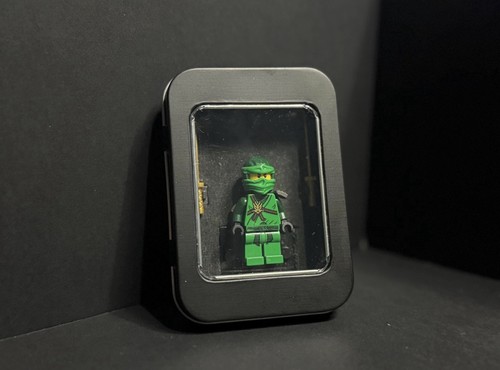 Pocket figure display case - display,