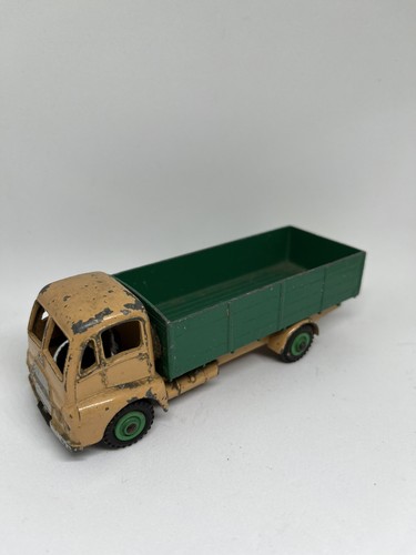 Dinky toys 431 guy - dinky,