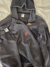 Old Season Nike Tech Fleece