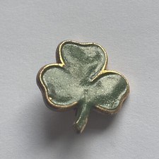 Girl Guide Metal Badge. Green