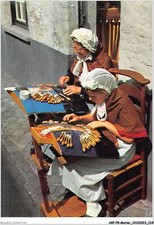 Akpp8-0674-Craftswomen - Lace