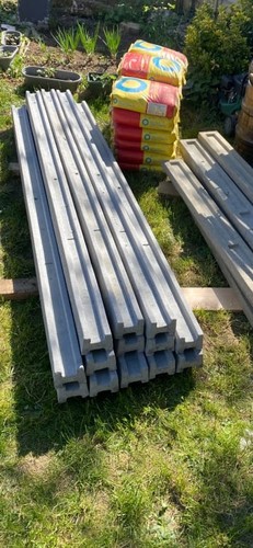 Concrete fence post 104 - concrete, x