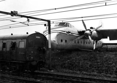 This bristol freighter - this,