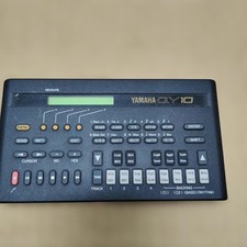 YAMAHA QY10 Music Sequencer