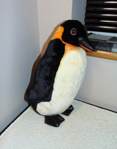 Seaworld emperor penguin - seaworld,