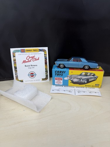 Corgi model club 245 buick - corgi,