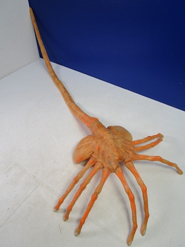 4ft large aliens face hugger - face,