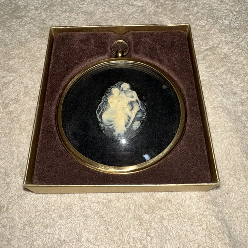 Vintage boy and girl - in, cameo