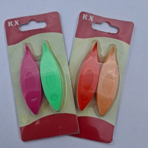 Plastic tatting shuttle - plastic,