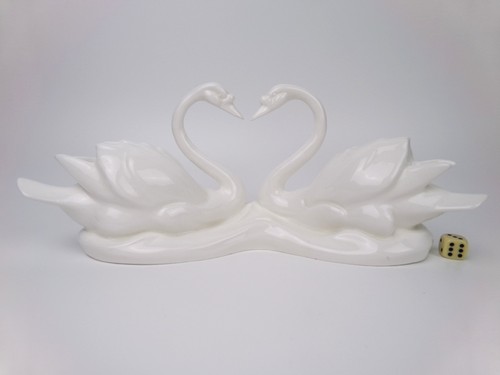 Royal doulton figurine pair - figurine,