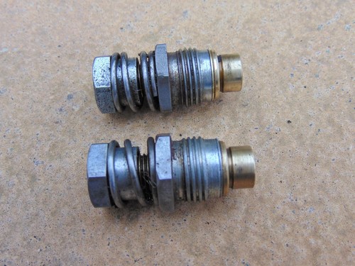 Twin carburettor jet - carburettor,