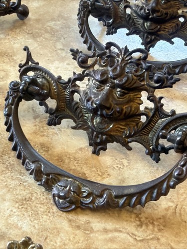 Lot antique brass lion - lot,