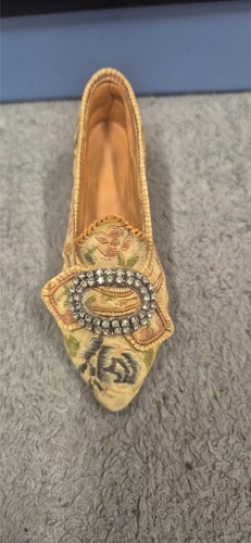 Just the right shoe - just,