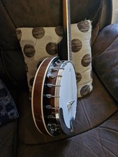 Vanguard 5 String Banjo With Resonator. A bit dusty,  Played a few times only.