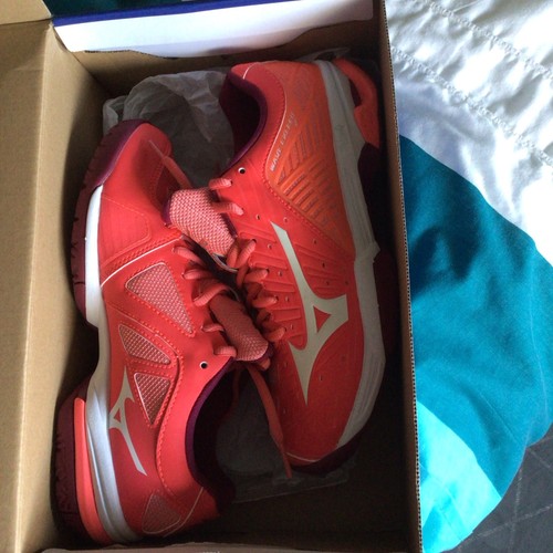 Bnib ladies mizuno - wave, exceed