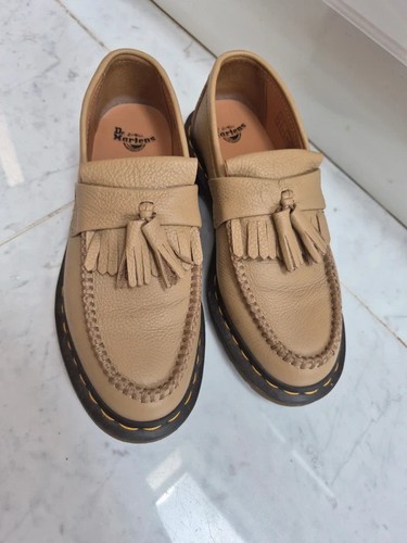 Martens beige adrian size - dr,