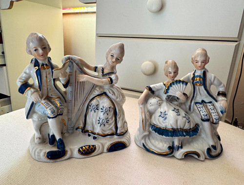 Porcelain couple figurines - couple,