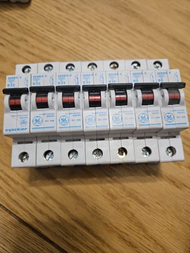 Series mcb b10 b16 - e, b6