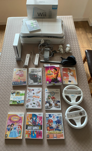 Nintendo wii console - nintendo,