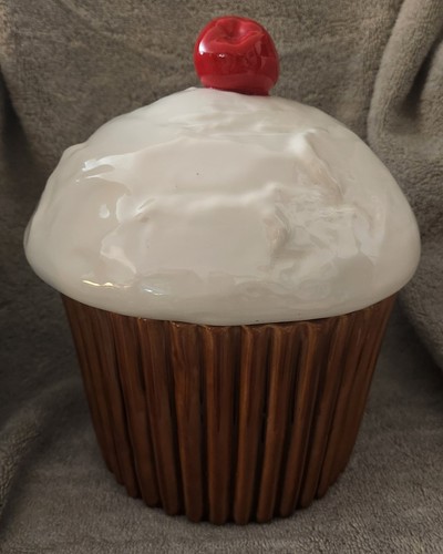 Vtg doranne cupcake cookie jar - cupcake,