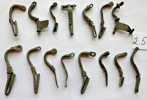 Bronze brooches job - job, lot