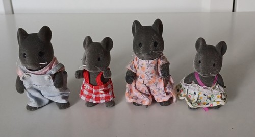 Sylvanian figures vintage - figures,