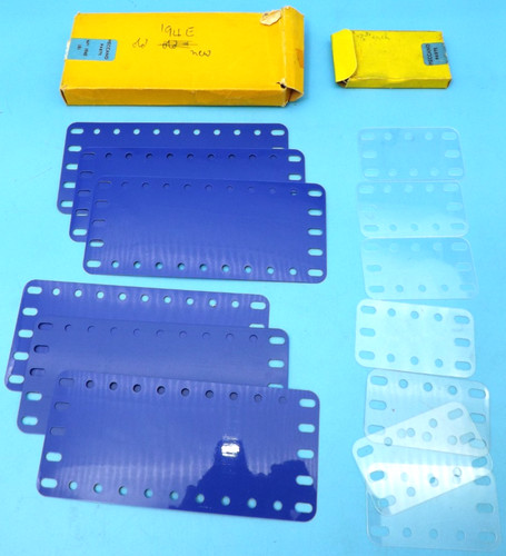 Two groups meccano plastic - of,