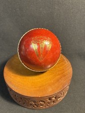 New Fearnley League Crown Cricket Ball Red  5.5oz